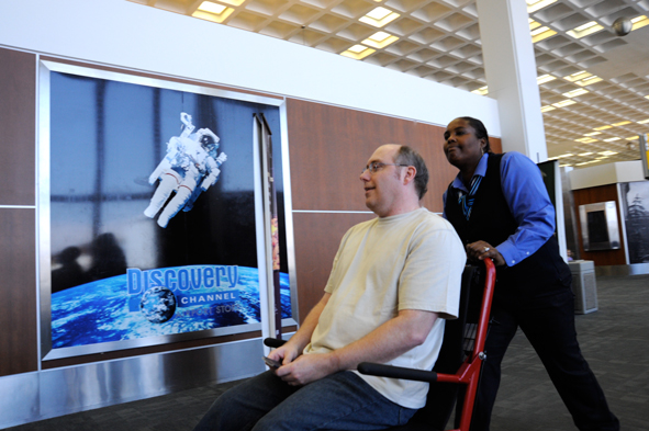 How to alleviate airport stress when travelling with someone with dementia