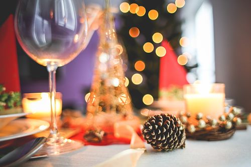 Tips to support someone with dementia during the holiday season